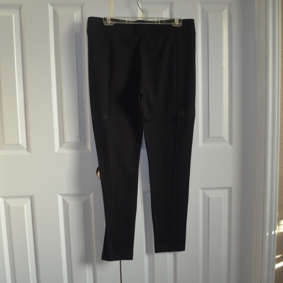 CAbi Style #3211 Sleek Leggings (Navy) - Picture 3 of 6
